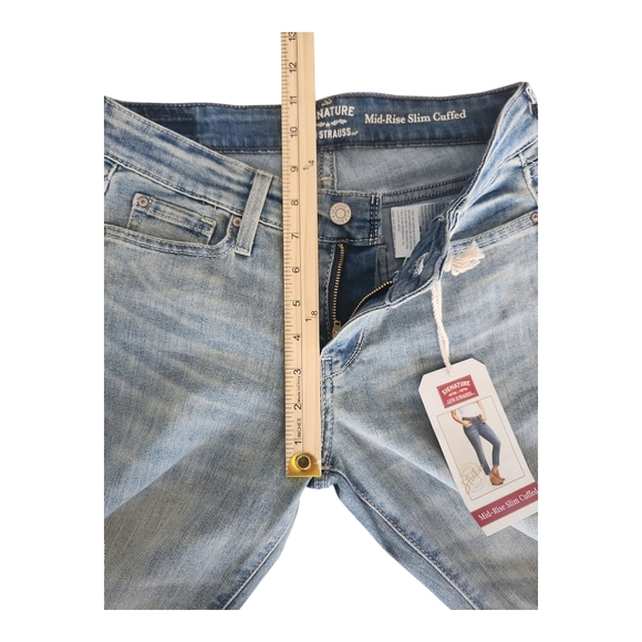 Women's Levis Light Blue Straight Leg Jeans NWT 2 - Picture 4 of 5